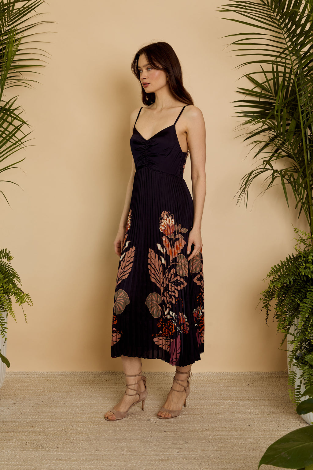 Donna Dress in Crouching Cheetah Black